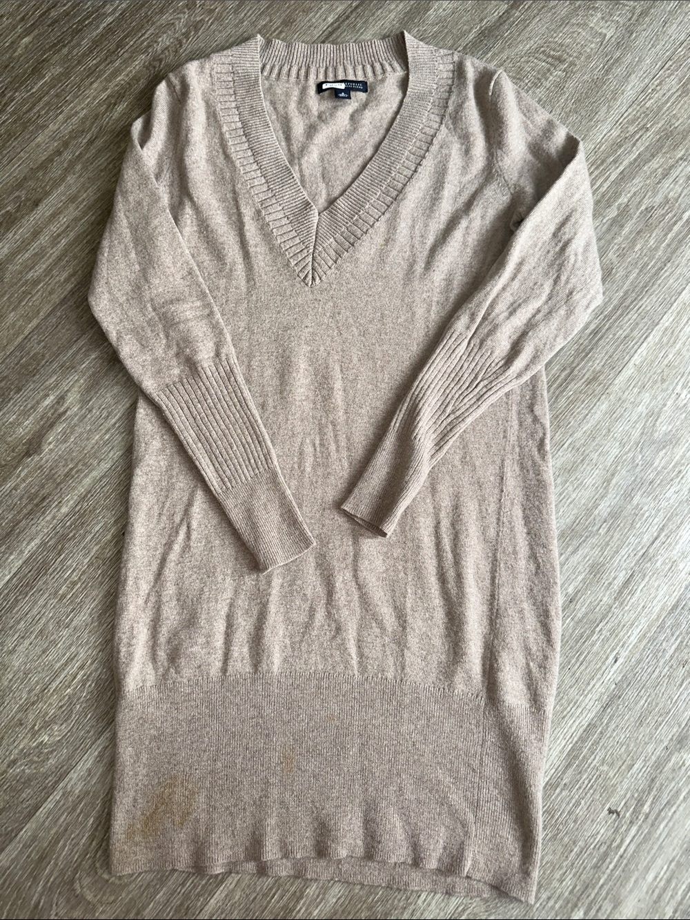 Banana Republic Beige V-Neck Long Sleeve Sweater Dress